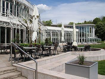 Das Restaurant Rosengarten hat nur noch nach Voranmeldung geöffnet. Das Catering fürs angrenzende Kongresshaus läuft weiter. Foto: U. Nauer