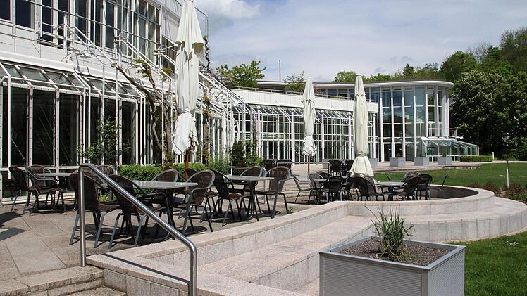 Das Restaurant Rosengarten hat nur noch nach Voranmeldung geöffnet. Das Catering fürs angrenzende Kongresshaus läuft weiter. Foto: U. Nauer
