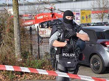 Verd&auml;chtige nach Messer-Angriff an Schule in Pforzheim festgenommen