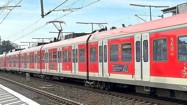 Strecke Lauf - Hartmannshof: Notarzteinsatz am Gleis