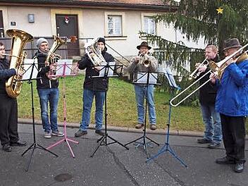 Die Uetzinger Blechbläser trugen unter der Leitung von Johann Schimmel (rechts) mit weihnachtlichen Weisen zum Gelingen der Feier bei.