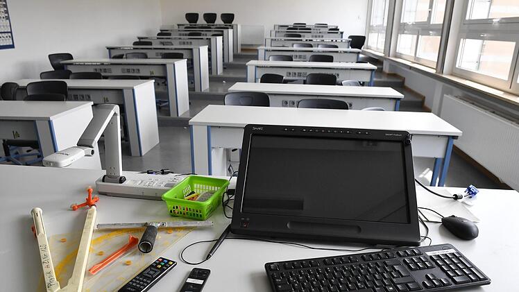 Die Verlagerungsdebatte für das Dientzenhofer- Gymnasium ist vom Tisch. Jetzt geht es um die Frage, ob Sanierung oder Neubau.  Ronald Rinklef