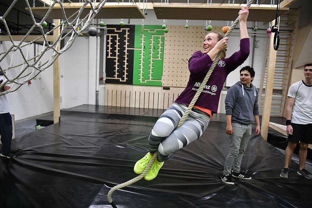Franken-Ninjas - Drei Sportler aus der Region testen die Hindernis-Sporthalle "Warriors Luck" in Erlangen