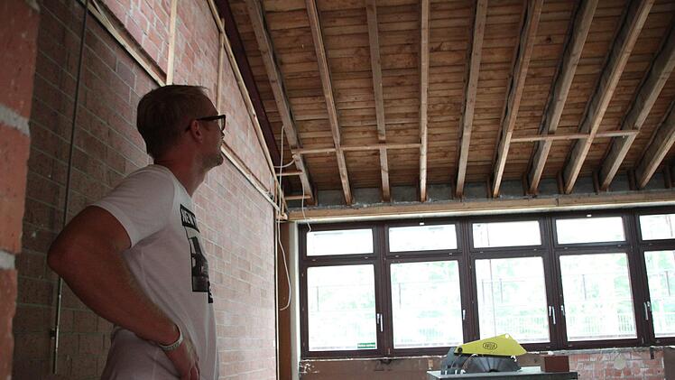 Peter Karl arbeitet im Baubüro der Stadt Bad Brückenau. Er begleitet die Arbeiten. Foto: Ulrike Müller