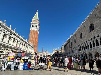 Blick auf den Markusplatz in Venedig