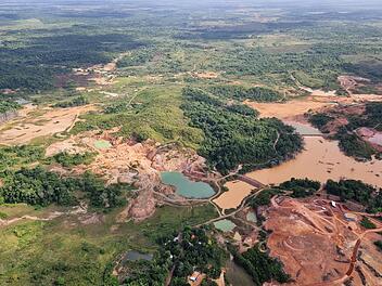 &Uuml;berflug &uuml;ber den Amazonas