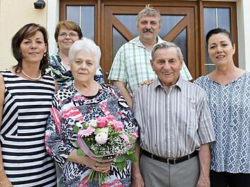 Juliana und Georg Weidner mit ihren Kindern (v. l.) Friedlinde Weidner, Margit Pfeufer, Robert Weidner und Helga Feuerer Foto: Carmen Schwind