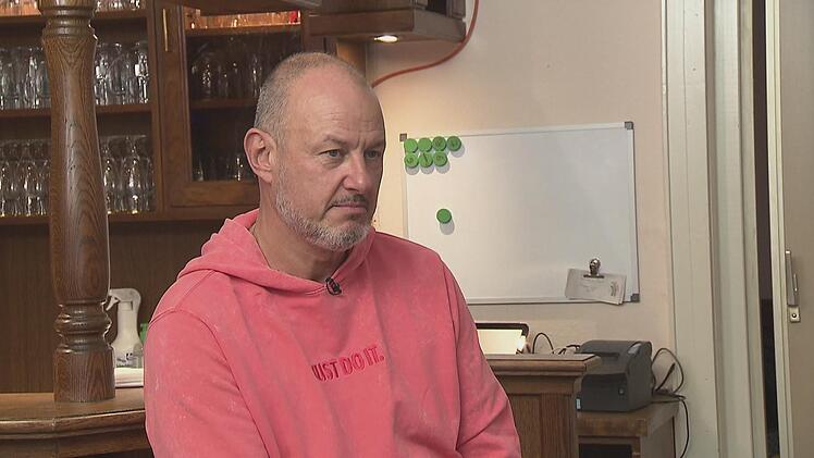 In der KabelEins-Show "Rosins Restaurants" hilft TV-Koch Frank Rosin Gastronomen aus der Misere. Teilweise stößt er dabei auf heftige Zustände.