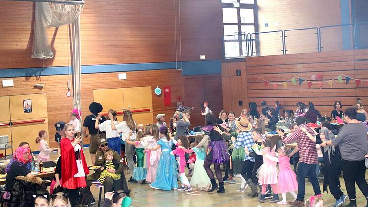 ESC-Kinderfasching in der Höchstadter Aischtalhalle.  Foto: Johanna Blum