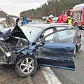 Der Beifahrer eines Toyota   ist  am Sonntagmorgen zwischen Höchstadt-Ost und Erlangen-West  bei einem Unfall ums Leben gekommen.   Foto:  News5/Merzbach