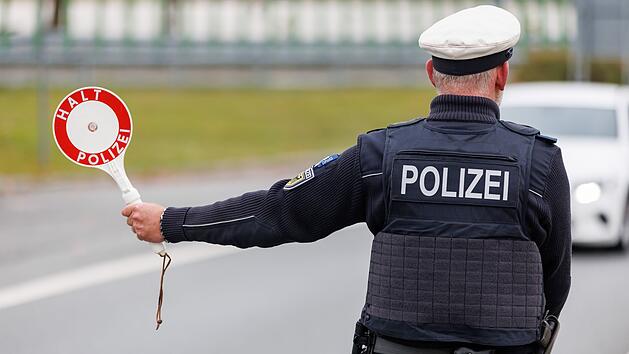 Kontrolle auf A6 im Kreis Roth: Polizei bemerkt ungesicherte Kleinkinder