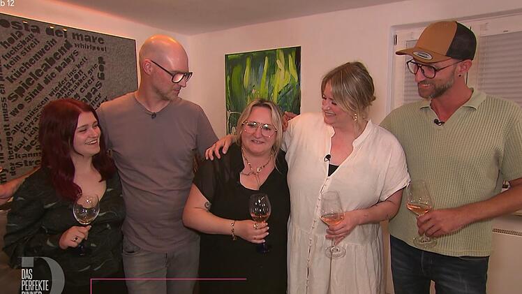 Gruppenbild mit Siegerin: Lorene gewinnt "Das perfekte Dinner" in der Pfalz.