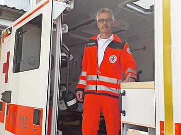 Hightech bis unters Dach: Als Conny Grünbeck vor fast vier Jahrzehnten seinen Job beim Bayerischen Roten Kreuz antrat, war die Anzahl an technischen Geräten noch überschaubar. Das hat sich längst verändert. Foto: privat