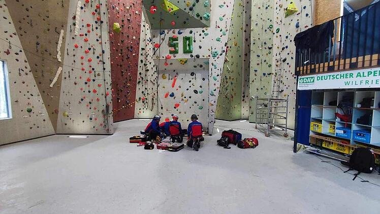 Nürnberg: Zwei Bergwacht-Einsatzkräfte werden zufällig zu Lebensrettern