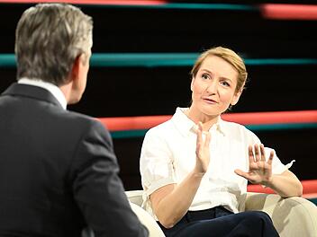 Linken-Chefin Ines Schwerdtner lieferte sich am Mittwochabend ein hitziges Wortgefecht mit ZDF-Moderator Markus Lanz.