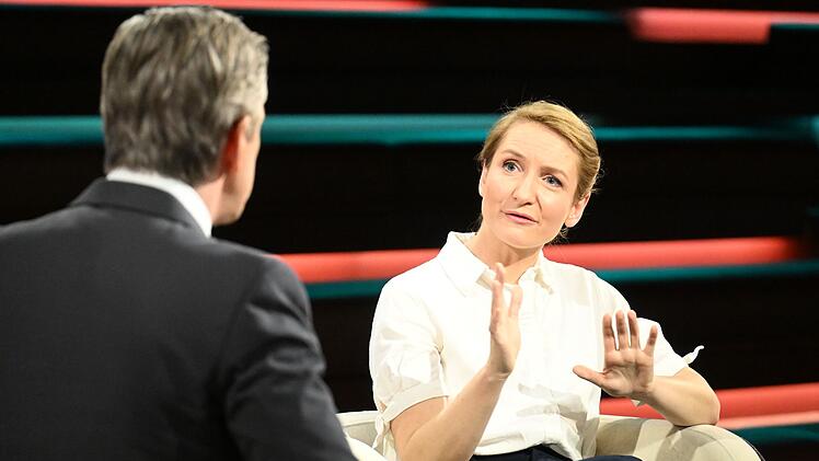 Linken-Chefin Ines Schwerdtner lieferte sich am Mittwochabend ein hitziges Wortgefecht mit ZDF-Moderator Markus Lanz.