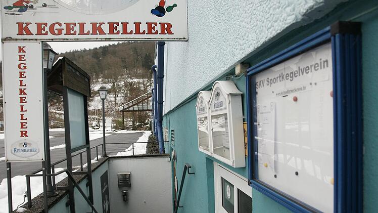 Verwaist liegt das Domizil der Bad Brückenauer Sportkegler an der Sinnflut - nicht wegen Sanierung der Therme, sondern wegen Corona. Die Suche nach einer neuen Heimat für den SKV gestaltet sich weiter schwierig.  Foto: Steffen Standke