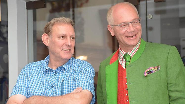 Vor dem Auftritt: Martin Rassau (rechts) und Bernhard Ottinger.  Foto: Peter Rauch