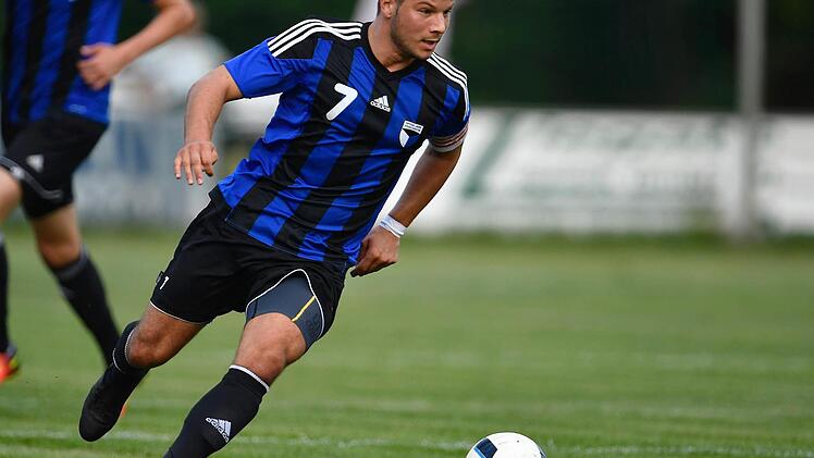 Thomas Roas, Kapitän der SpVgg Jahn Forchheim  Foto: Sportfoto Zink