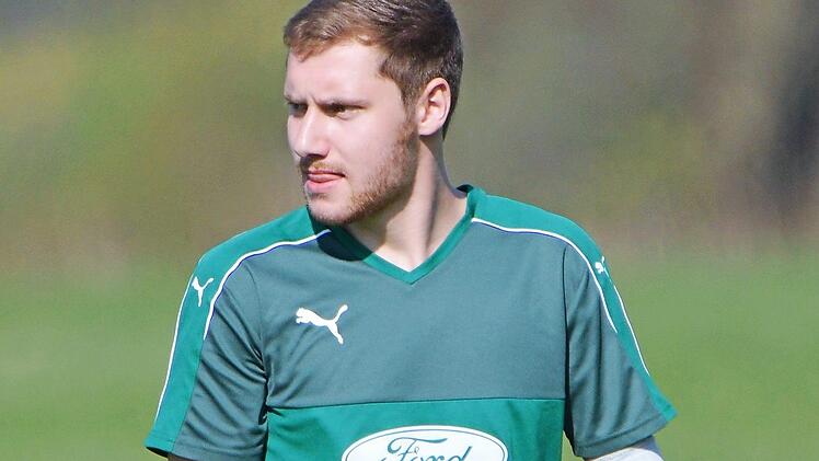 Der Abstieg ist f&uuml;r den TSV Marktzeuln (hier mit Adrian Kremer) so gut wie besiegelt. Ein Sieg gegen den FC Oberhaid k&auml;me einer Sensation gleich. Foto: Gunther Czepera