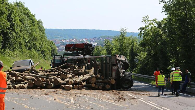 Beamte der Polizeiinspektion Bad Kissingen nahmen den Unfall auf. Thomas Malz