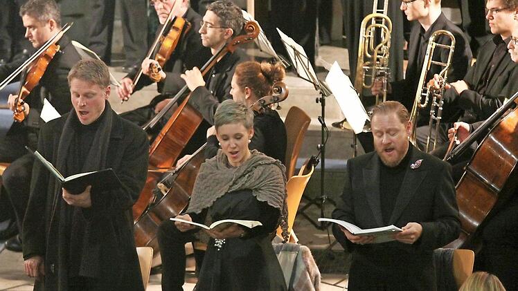 Sopranistin Katharina Bergrath, Bariton Sven Fürst und Tenor Viktor Schiering überzeugten. Fotos: Thomas Dill