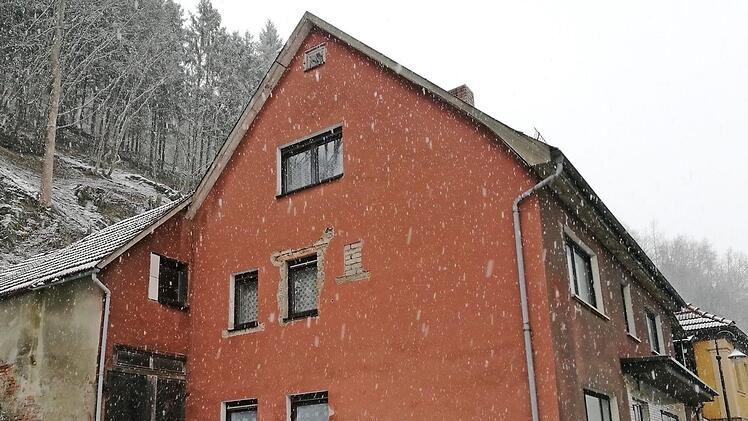 Wallenfels: Auch die ehemalige B&auml;ckerei in der Sch&uuml;tzenstra&szlig;e soll mit Mitteln der Nordostbayerninitiative beseitigt werden. Foto: privat