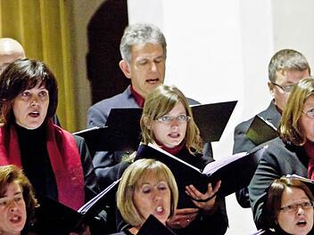 Eindringlicher Chorgesang: Die "Fränkische Kantorei Fürth" gastiert in der Coburger Morizkirche. Fotos: Jochen Berger