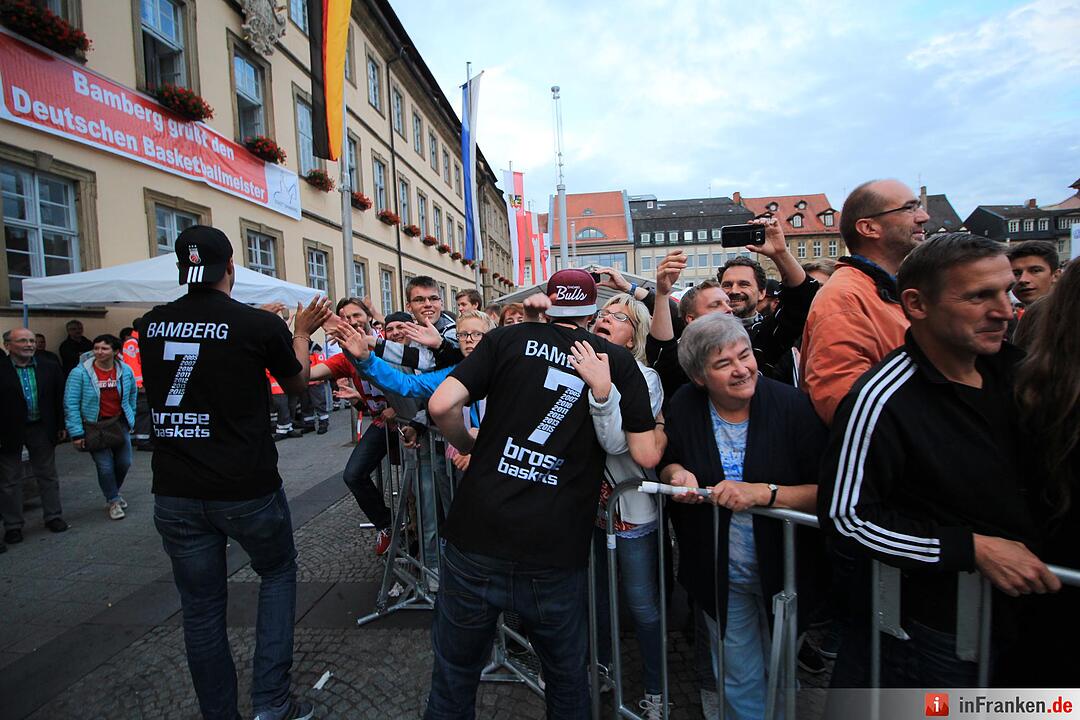 Meister-Party am Maxplatz