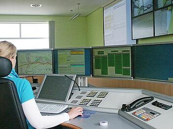 Blick in die integrierte Rettungsleitstelle in Ebersdorf