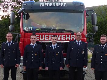 Der Vorstand des Feuerwehrverein (von links) ehemaliger Schriftf&uuml;hrer Andreas Fr&ouml;hlich, neuer Schriftf&uuml;hrer Stefan Leitsch, ehemaliger Kassier Andreas N&uuml;chter, 2. Vorsitzender Ralf Hergenr&ouml;der, neuer Kassier Roman J&auml;ger, 1. Vorsitzender ist Lorenz Statt (nicht im Bild).