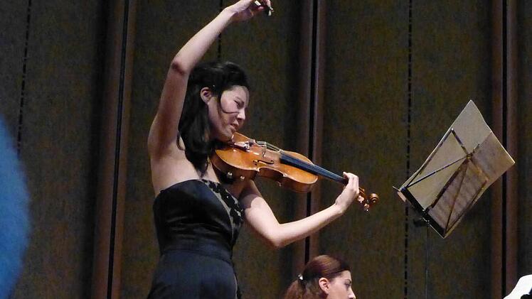Zwei Energiemusikerinnen: Hyeyoon Park und Nareh Arghamanyan. Foto: Ahnert