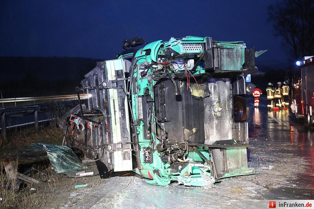 Milchlaster verunfallt auf der A70