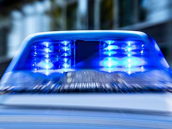 Unfall im Kreis Roth: Unbekannter besch&auml;digt geparktes Auto - und fl&uuml;chtet