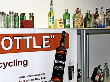 Blick auf die Produktpalette der Schülerfirma "Mr. New Bottle" Fotos: Günther Geiling