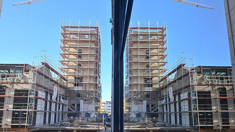 Eine halbe Million Euro für eine 100-Quadratmeter-Wohnung? Hochpreisige Neubauprojekte, im Bild  der Erba-Turm, nähern sich  in Bamberg allmählich der Grenze von 5000 Euro pro Quadratmeter.  Ronald Rinklef