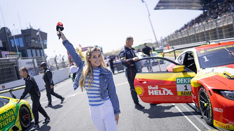 Andrea Kaiser pr&auml;sentierte in der Vergangenheit schon diverse "ran"-Formate und ist auch bei der DTM ganz vorne dabei.