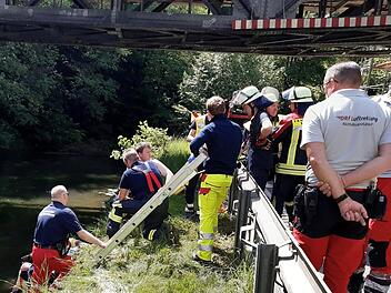 Unfall in Fr&auml;nkischer Schweiz: Radfahrer st&uuml;rzt drei Meter tief