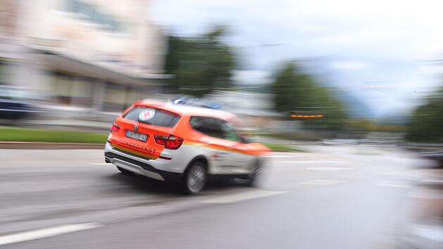 Knetzgau: Radfahrer nach Zusammensto&szlig; mit Pkw schwer verletzt