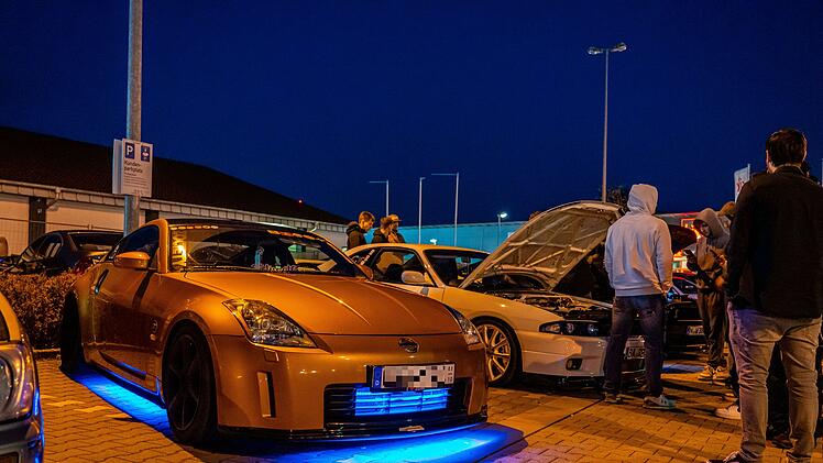 Forchheim: Hunderte treffen sich zu "Car-Freitag" - Tuner-Szene leitet Saison ein