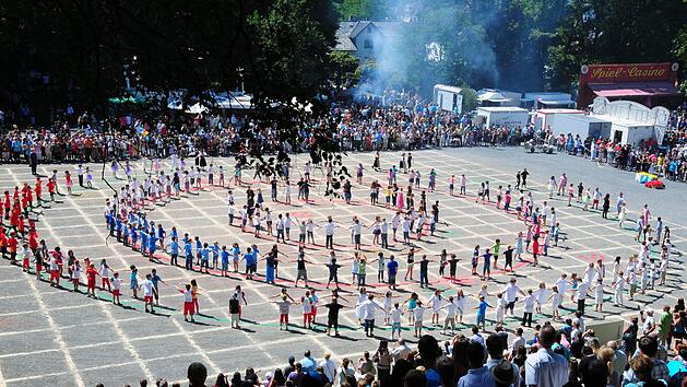 H&ouml;hepunkt im Neustadter Jahreslauf: die Frei&uuml;bungen beim Kinderfest. Fotos: Stadt Neustadt