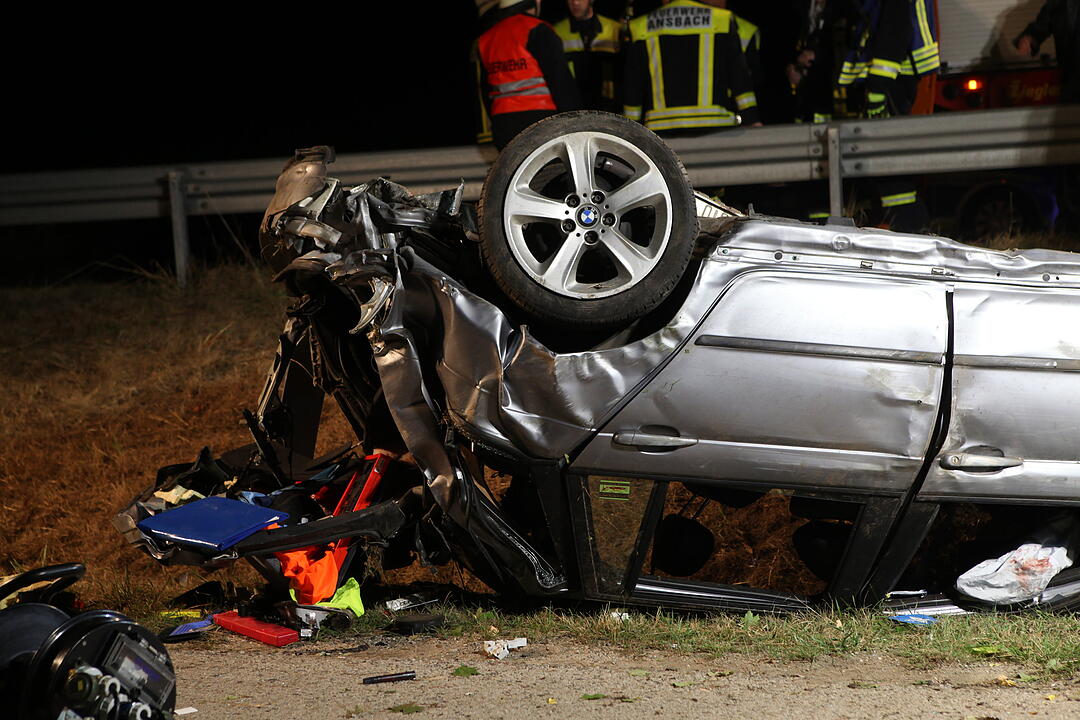Schwerer Unfall bei Ansbach: 21-Jähriger stirbt