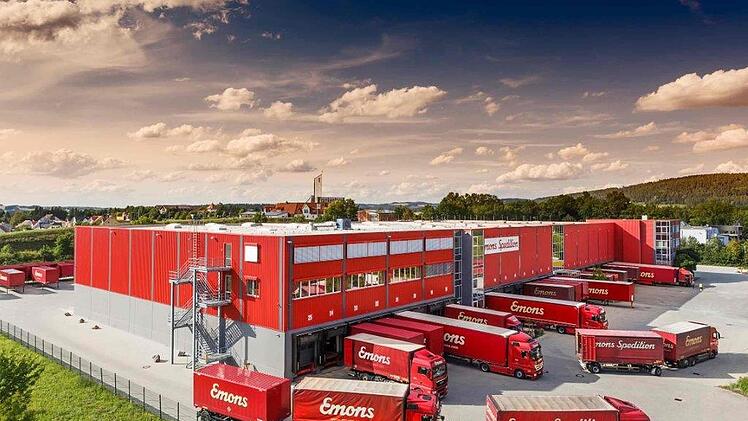 Die Spedition Emons, die ihre Niederlassung in Himmelkron hat (Bild), will in Thurnau eine weitere Logistikhalle errichten. Foto: Spedition Emons