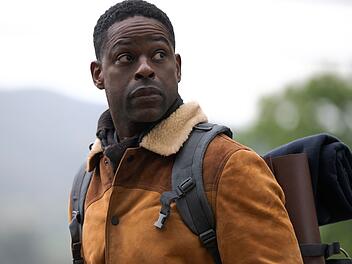 Agent Xavier Collins (Sterling K. Brown) ist zur&uuml;ck mit Staffel zwei der vierfach Emmy-nominierten Erfolgsserie "Paradise". Diesmal muss er auch au&szlig;erhalb des intrigenreichen Colorado-Bunkers "ermitteln" und &uuml;berleben.