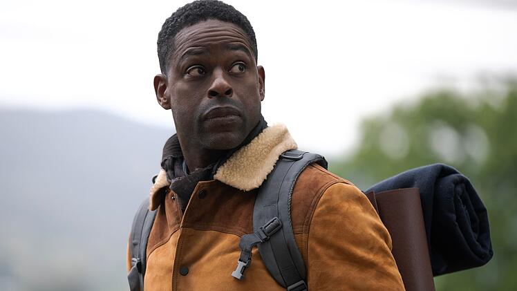 Agent Xavier Collins (Sterling K. Brown) ist zur&uuml;ck mit Staffel zwei der vierfach Emmy-nominierten Erfolgsserie "Paradise". Diesmal muss er auch au&szlig;erhalb des intrigenreichen Colorado-Bunkers "ermitteln" und &uuml;berleben.