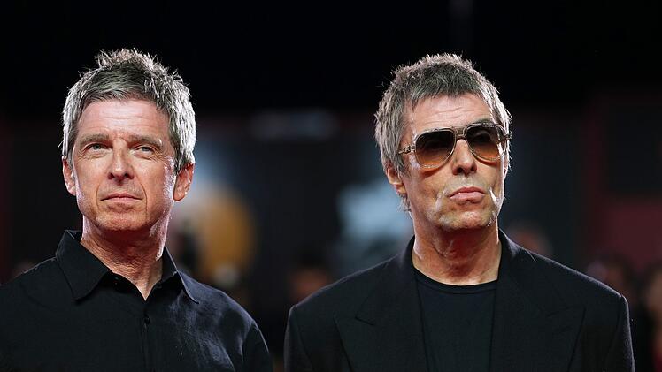 Noel Gallagher (l) und Liam Gallagher