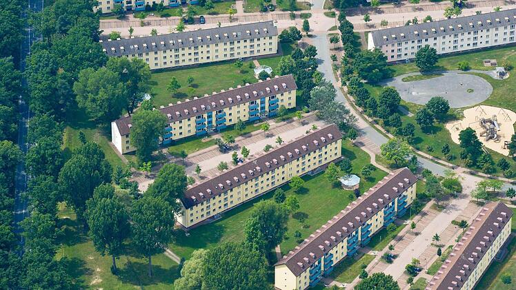 Vier Häuser in der Flynn-Area sahen auch bisher schon einer Nutzung für Asylbewerber entgegen. Hier soll nun die neue Erstaufnahmeeinrichtung entstehen.  Foto: RR