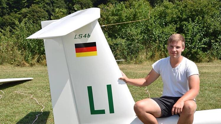 Der Lichtenfelser Philipp Lauer qualifizierte sich mit der Vereins-LS 4b f&uuml;r die Junioren-Weltmeisterschaft.  Foto: Aero-Club Lichtenfels