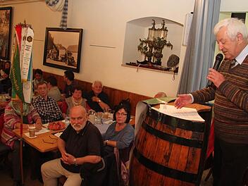 Vorsitzender Robert Strobel freute sich über die hohe Teilnehmerzahl. Fotos: Sonja Adam