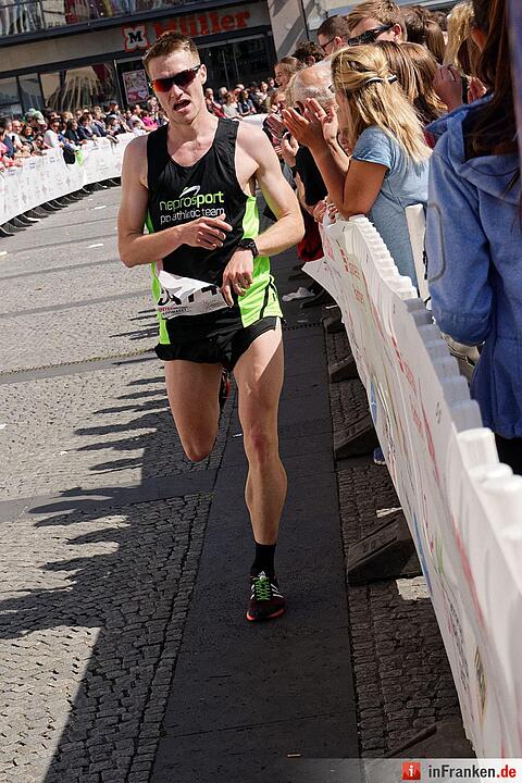 Weltkulturerbelauf 2017 in Bamberg: Der Zieleinlauf am Maxplatz